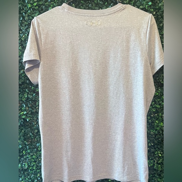 UNDER ARMOR WOMENS ATHLETIC SHIRT - Picture 2 of 6